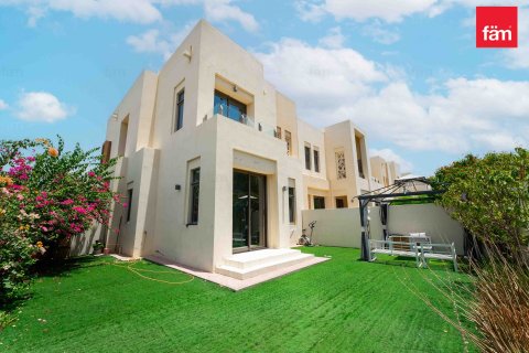 Adosado en Reem, Dubai, 3 dormitorios, 271.8 m², № 18706 - foto 1