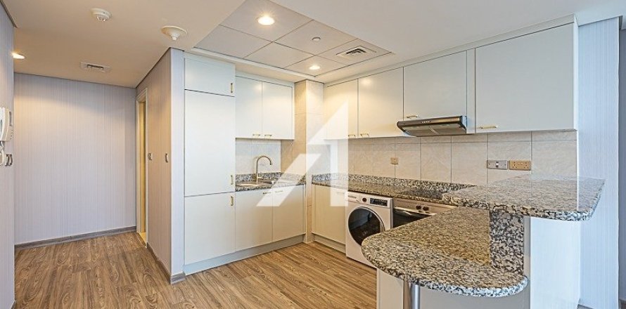 Квартира в Дубае, 1 спальня, 74.7м², № 70949
