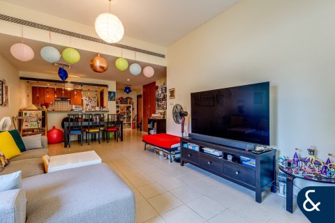 Купить квартиру в Al Arta, Greens, Дубай: 2 спальни, 138м², № 74479 - фото 5