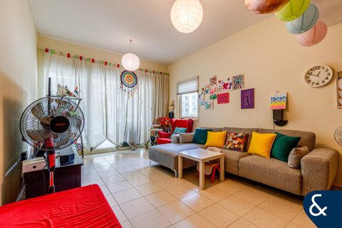 Купить квартиру в Al Arta, Greens, Дубай: 2 спальни, 138м², № 74479 - фото 1