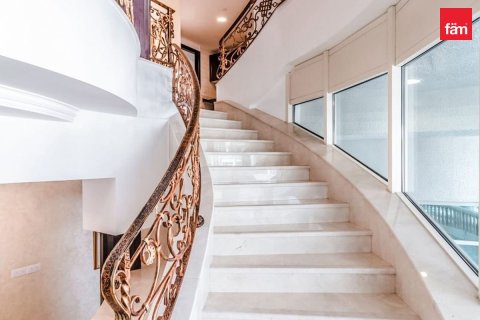 Apartment in Dubai 4 bedrooms, 495 sq.m. № 11617 - photo 8