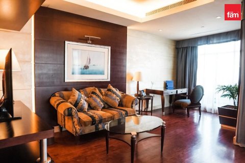 Apartment in Dubai 4 bedrooms, 495 sq.m. № 11617 - photo 1