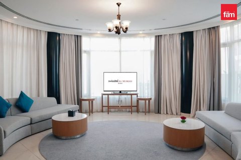Apartment in Dubai 4 bedrooms, 495 sq.m. № 11617 - photo 2