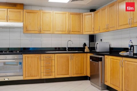 Apartment in Dubai 4 bedrooms, 495 sq.m. № 11617 - photo 18