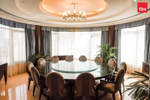 Apartment in Dubai 4 bedrooms, 495 sq.m. № 11617 - photo 3