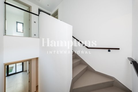 Townhouse in Arabian Ranches 3, Dubai 4 bedrooms, 240.99038200 sq.m. № 123880 - photo 2