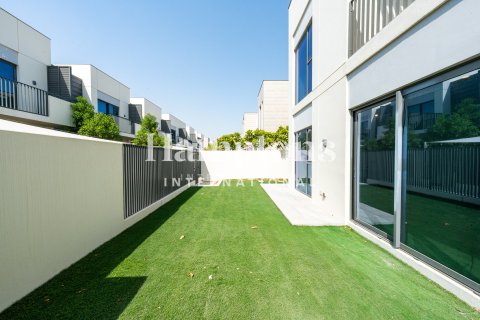 Townhouse in Arabian Ranches 3, Dubai 4 bedrooms, 240.99038200 sq.m. № 123880 - photo 8