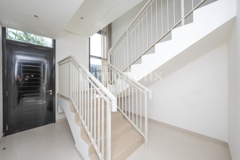 Снять в аренду таунхаус в Trinity, DAMAC Hills (Akoya by DAMAC), Дубай: 3 спальни, 253.06777200м², № 123882 - фото 4