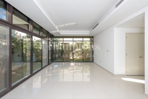 Снять в аренду таунхаус в Trinity, DAMAC Hills (Akoya by DAMAC), Дубай: 3 спальни, 253.06777200м², № 123882 - фото 9