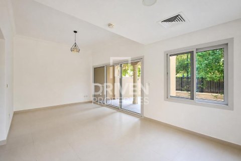 Villa en Bella Casa, Serena, Dubai, 3 dormitorios, 282.52 m², № 143201 - foto 2