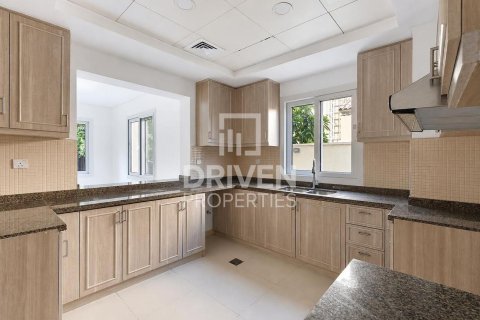 Villa en Bella Casa, Serena, Dubai, 3 dormitorios, 282.52 m², № 143201 - foto 16