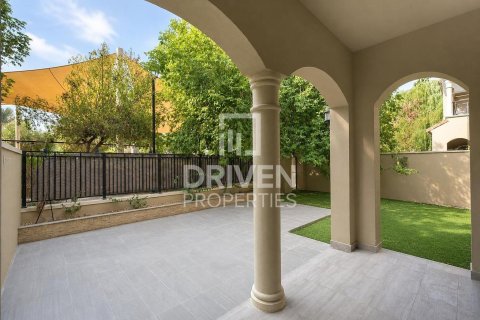 Villa en Bella Casa, Serena, Dubai, 3 dormitorios, 282.52 m², № 143201 - foto 24