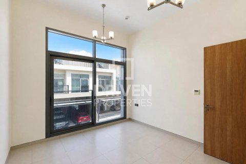 Villa in Liwan, Dubai Land, Dubai 5 bedrooms, 184.13 sq.m. № 143207 - photo 12