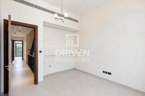 Villa in Liwan, Dubai Land, Dubai 5 bedrooms, 184.13 sq.m. № 143207 - photo 13