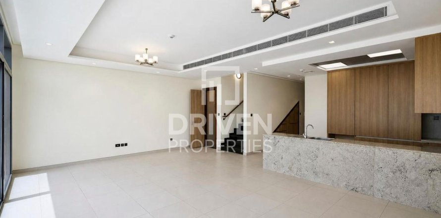 Villa in Liwan, Dubai Land, Dubai 5 bedrooms, 184.13 sq.m. № 143207