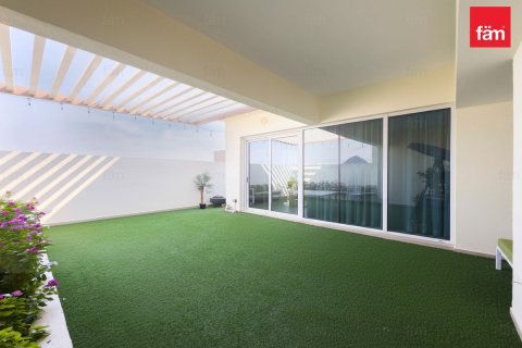 Купить квартиру в Al Furjan, Дубай: 2 спальни, 215.1м², № 64028 - фото 1