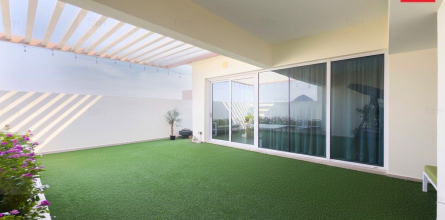 Квартира в Al Furjan, Дубай, 2 спальни, 215.1м², № 64028