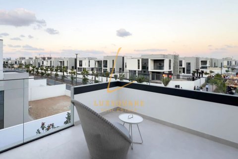Villa in Murooj Al Furjan, Al Furjan, Dubai 4 bedrooms, 336 sq.m. № 121158 - photo 15