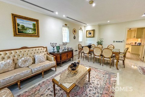 Villa in Legacy, Jumeirah Park, Dubai 4 bedrooms, 314 sq.m. № 13510 - photo 6
