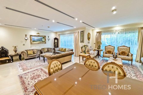 Villa in Legacy, Jumeirah Park, Dubai 4 bedrooms, 314 sq.m. № 13510 - photo 9