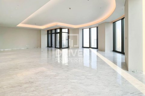 Apartment in Opera District, Downtown Dubai (Downtown Burj Dubai), Dubai 4 bedrooms, 480.87 sq.m. № 136064 - photo 3