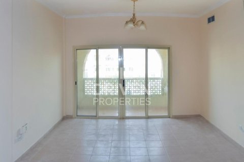 Bâtiment à Dubai Investment Park, Dubai, 7 chambres, 1584 m², № 20135 - photo 3