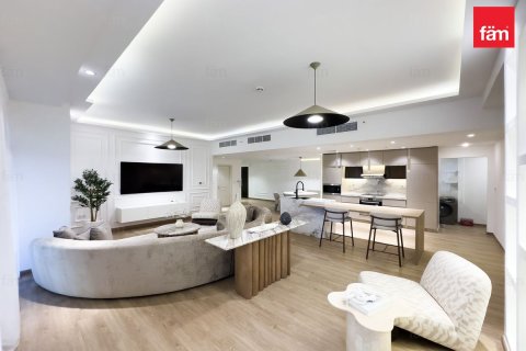 Квартира в Дубае, 4 спальни, 235.4м², № 77886