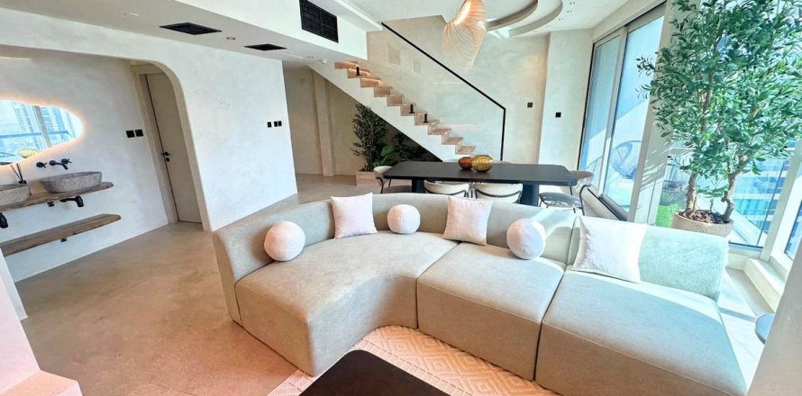 Appartement à Dubai, 2 chambres, 165.2 m², № 77884