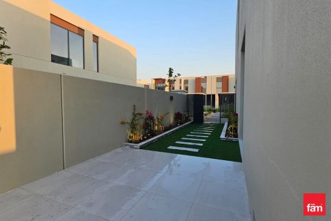 Снять в аренду таунхаус в Дубае: 3 спальни, 252м², № 77894 - фото 10