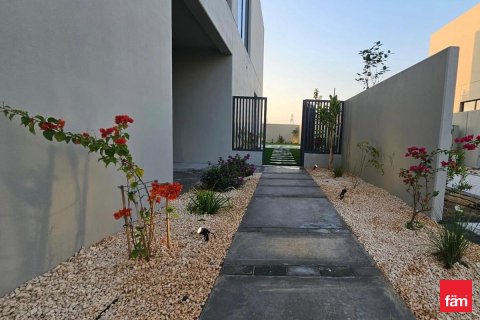 Снять в аренду таунхаус в Дубае: 3 спальни, 252м², № 77894 - фото 11