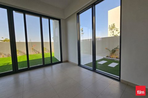 Снять в аренду таунхаус в Дубае: 3 спальни, 252м², № 77894 - фото 2