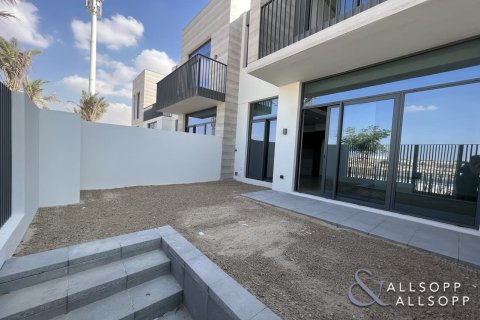 Купить таунхаус в Joy, Arabian Ranches 3, Дубай: 3 спальни, 180м², № 75785 - фото 11