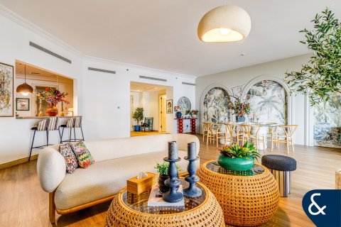 Купить квартиру в Golden Mile, Пальма Джумейра, Дубай: 3 спальни, 309м², № 75789 - фото 1