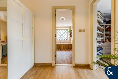 Купить квартиру в Golden Mile, Пальма Джумейра, Дубай: 3 спальни, 309м², № 75789 - фото 12