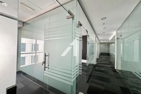 Снять в аренду офис в Дубай Инвестмент Парке, Дубай: 722м², № 94447 - фото 11