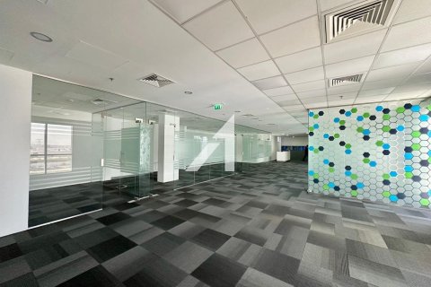 Снять в аренду офис в Дубай Инвестмент Парке, Дубай: 722м², № 94447 - фото 2