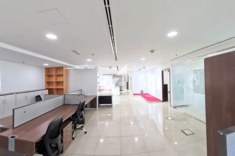 Снять в аренду офис в Lake Allure, Джумейра Лейк Тауэрс, Дубай: 246м², № 94445 - фото 12