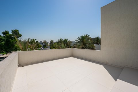 Villa in Jumeirah Islands, Dubai 4 bedrooms, 602.94 sq.m. № 142082 - photo 27