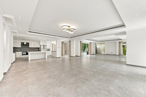 Villa in Jumeirah Golf Estates, Dubai 5 bedrooms, 749.27 sq.m. № 142081 - photo 3
