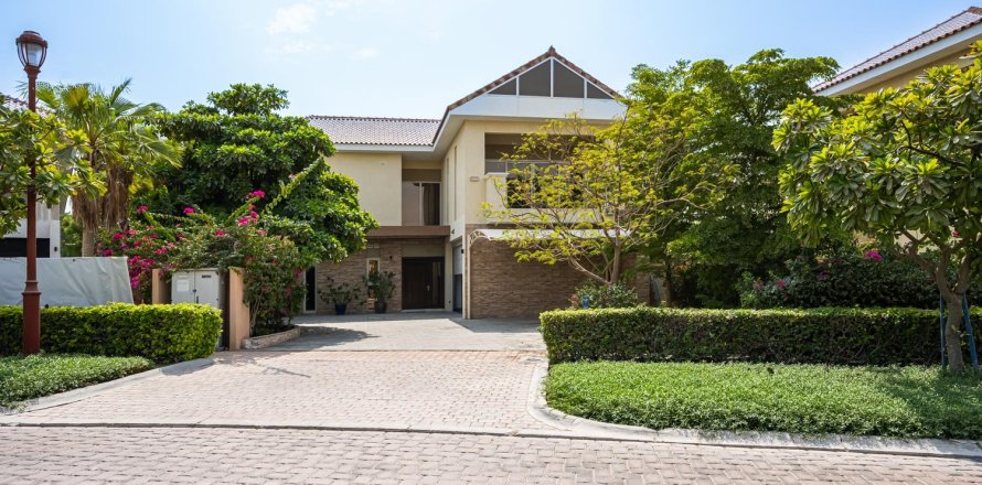 Villa in Jumeirah Golf Estates, Dubai 5 bedrooms, 749.27 sq.m. № 142081
