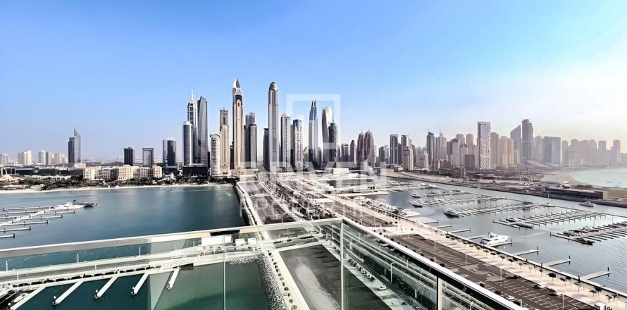 Apartment in EMAAR Beachfront, Dubai Harbour, Dubai 3 bedrooms, 177.35 sq.m. № 128921