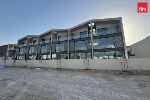 Villa in Dubai 3 bedrooms, 168 sq.m. № 18448 - photo 2