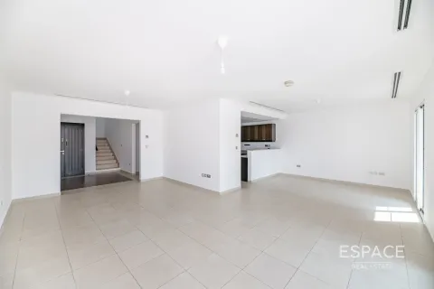 Снять в аренду таунхаус в Jumeirah Village Triangle, Дубай: 3 спальни, 240м², № 71312 - фото 5