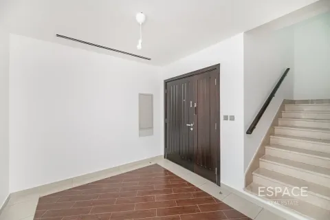 Снять в аренду таунхаус в Jumeirah Village Triangle, Дубай: 3 спальни, 240м², № 71312 - фото 8