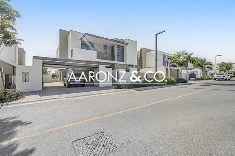 Villa en Al Furjan, Dubai, 5 dormitorios, 570 m², № 99245 - foto 2