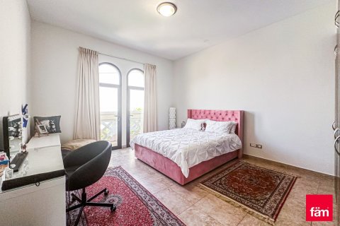 Снять в аренду таунхаус в Дубае: 4 спальни, 499.9м², № 41164 - фото 13