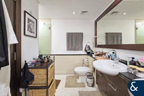 Apartamento en Golf Towers, The Views, Dubai, 2 dormitorios, 132 m², № 98430 - foto 9