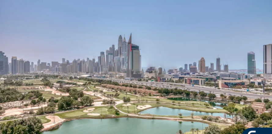 Apartamento en Golf Towers, The Views, Dubai, 2 dormitorios, 132 m², № 98430
