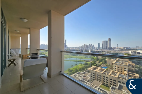 Apartamento en Golf Towers, The Views, Dubai, 2 dormitorios, 132 m², № 98430 - foto 2