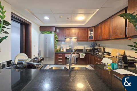 Apartamento en Golf Towers, The Views, Dubai, 2 dormitorios, 132 m², № 98430 - foto 5